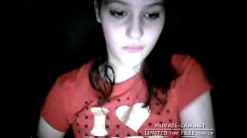 Stiefschwester Masturbiert Vor Der Webcam: Kostenloses Amateurpornovideo Und Sinnliche Stiefmutter